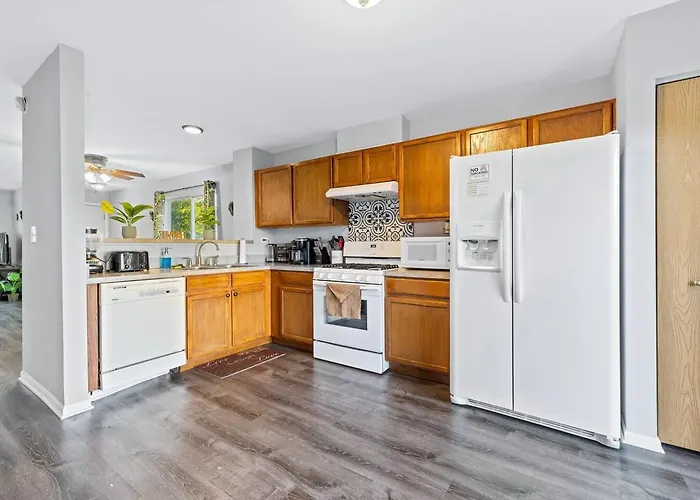 Quiet Area/Petfriendly/Wi-Fi/5 Beds/1.5 Bath