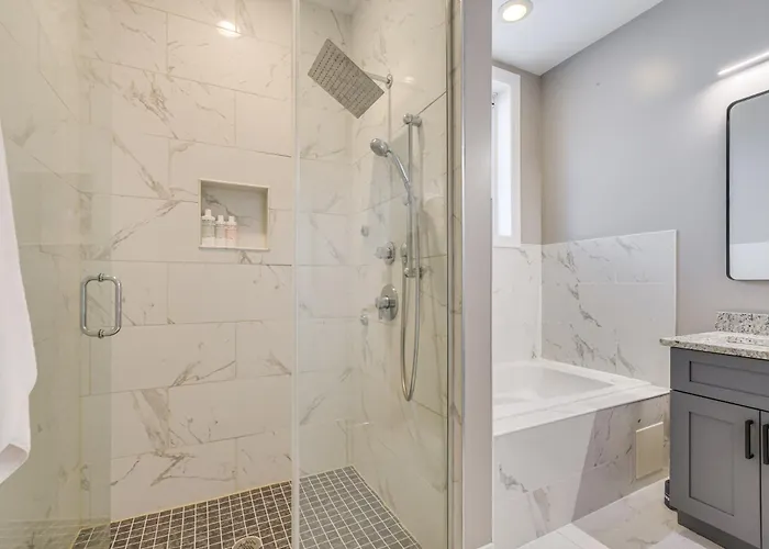 Beautiful Condo In The Middle Of Andersonville