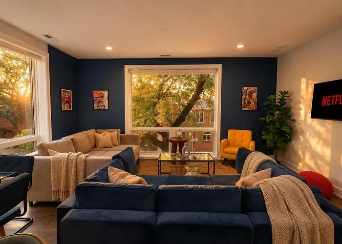 Chic Little Italy 4Br Stay With Optional Parking