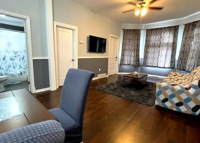 Affordable Home Near The 606
