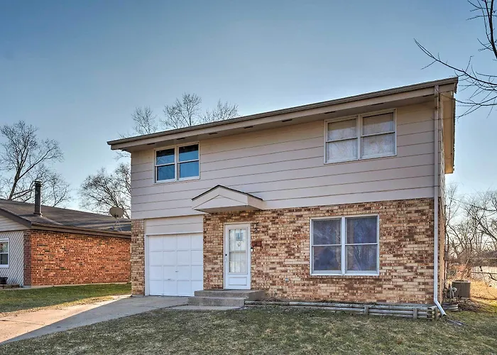 Family-Friendly Rockford Home W/ Private Yard!