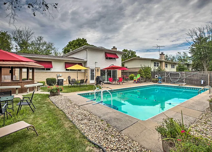 Spacious Family Glenwood Estates Home W/ Hot Tub!