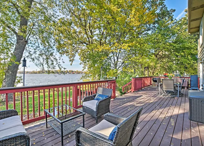 Lakefront Home W/ Game Room, Theater & Dock!