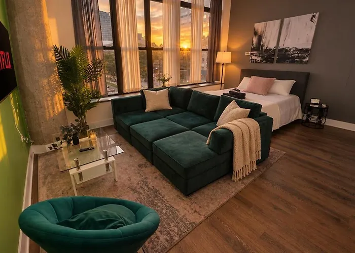 Mccormick Place Beautiful Studio Suite With Optional Parking And Gym Access Sleeps 4 Near Soldier Field And Downtown Chicago