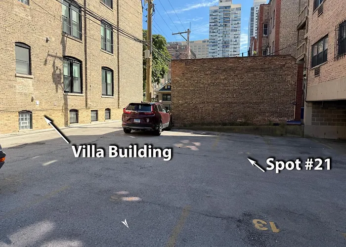 City Villa Sleeps 10-20 Free Tv & Parking