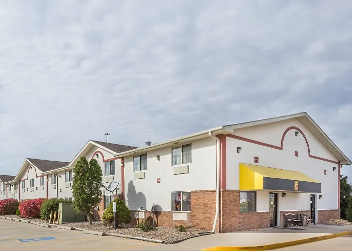 Super 8 By Wyndham Pontiac