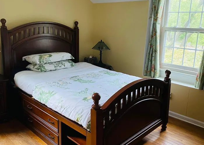 B1 A Private Room In Naperville Downtown With Desk And Wi-Fi Near Everything