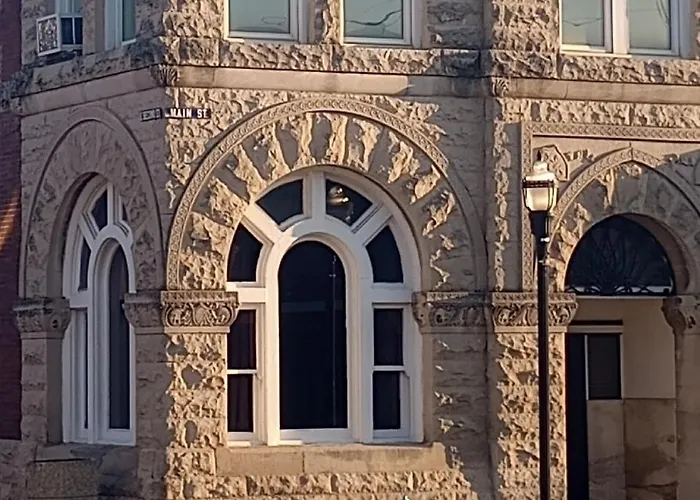 The Vault On Main-1800S Bank With Og Vault