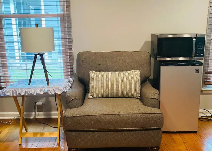 B5 A Private Room In Naperville Downtown With Desk And Wi-Fi Near Everything