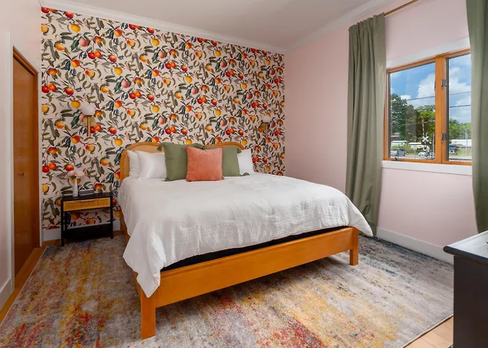 Ada King Suite Accessible, Cobden