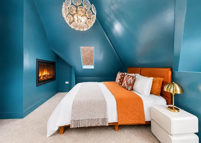 Designer 3Br Near Beach & Obama Center