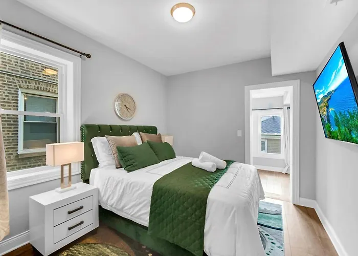 Spacious Haven 8-Min To Chicago Sleeps 10