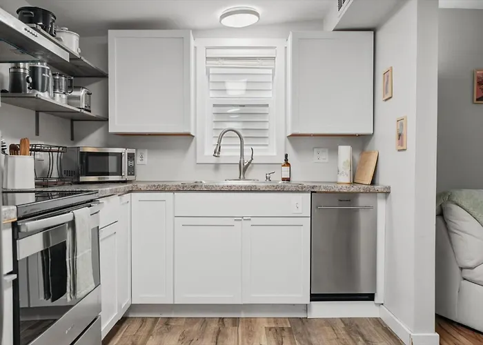 1Bd 1Ba Near Downtown, Uiuc & Memorial Stadium