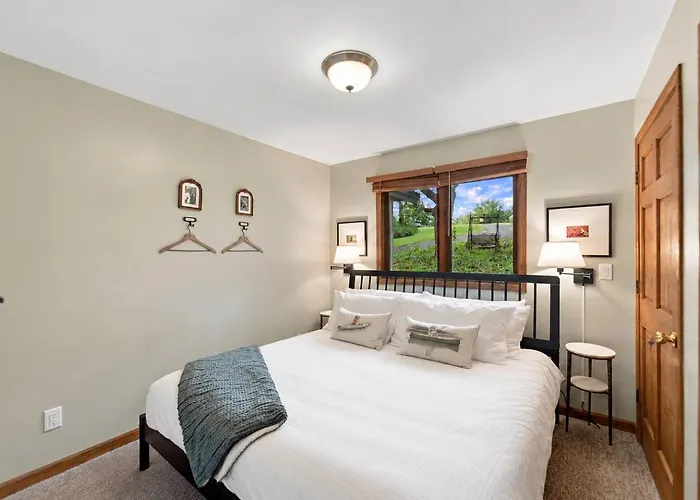 Hot Tub, Movie Room, 3 King Suites, 2 Fireplaces