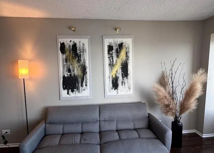 Location! Walkable! King Bed! Incredible Views!