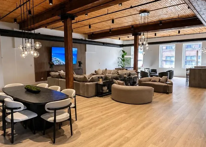 Luxury Loft - River North, Chicago