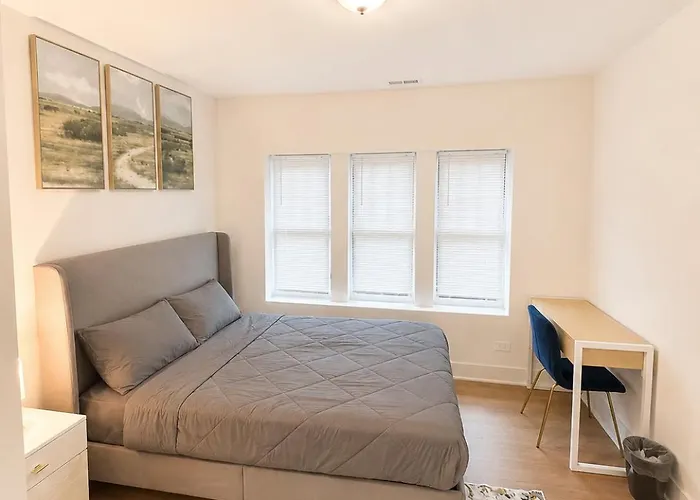 2Br,1Ba Wifi Parking Full Kitchen