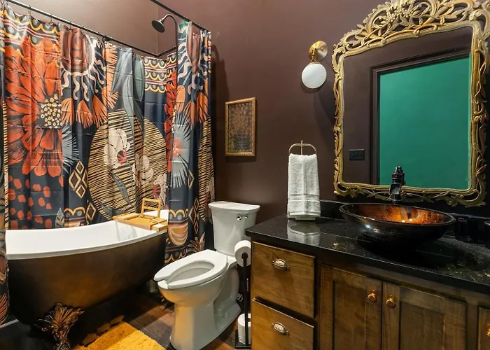 Room Service Clawfoot Tub Historic Downtown