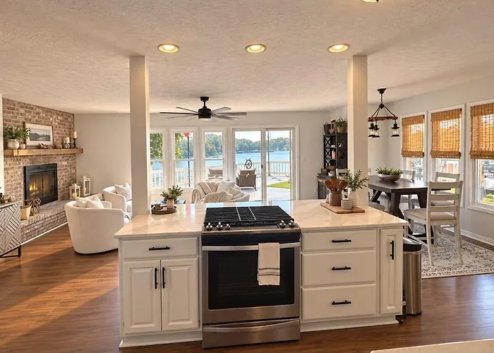 4Br Lakefront Luxury - Hot Tub, Dock And Fire Pit