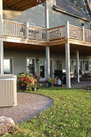 Lefevre Inn & Resort