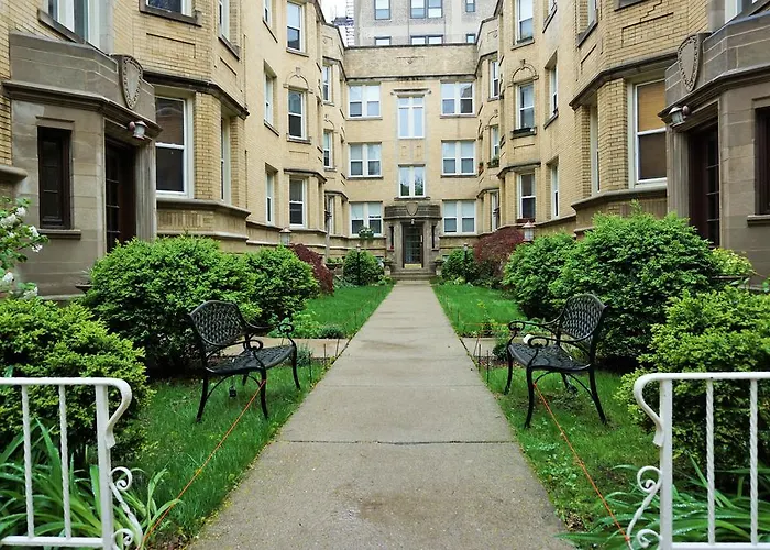 Lakewood Avenue Condo