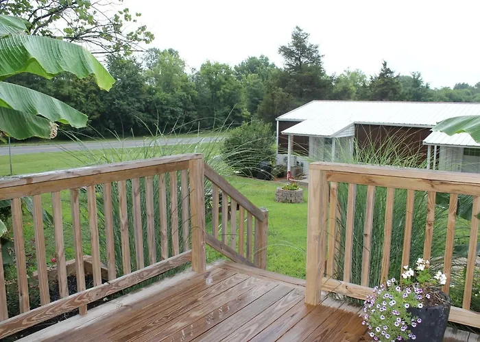 Shawnee Trails Lodging & Suites