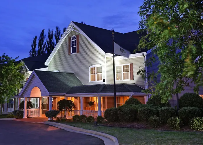 Country Inn & Suites By Radisson, Freeport, Il