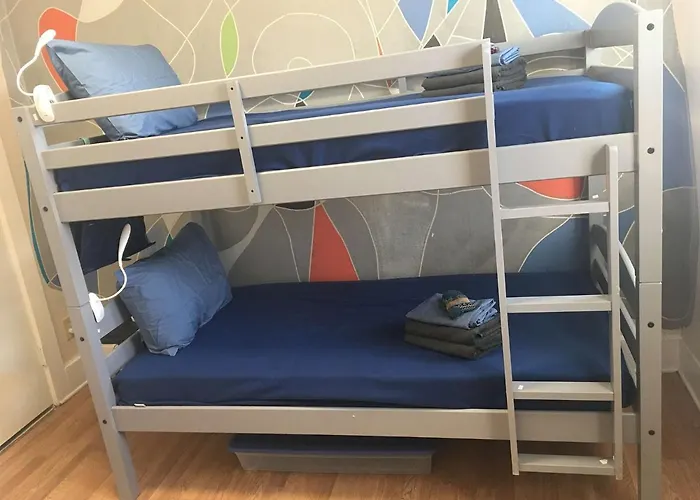 Male One Bunk Bed And Breakfast